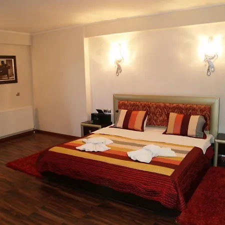 Kornilios Palace Ξενοδοχείο 4*