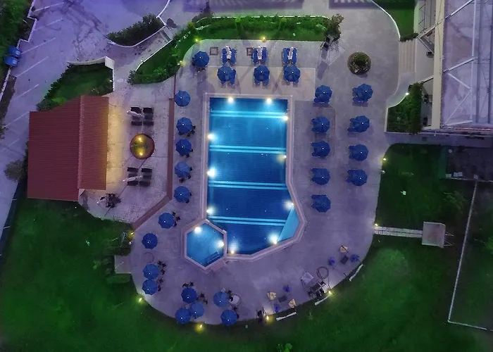 מלון Kornilios Palace 4*